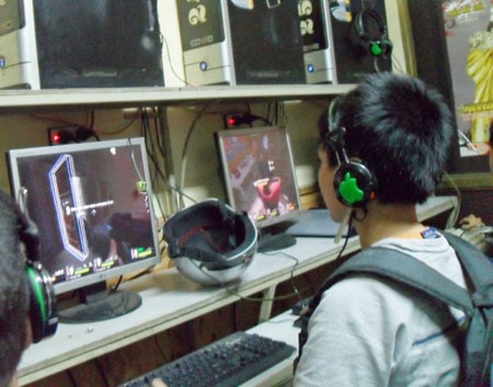 Hà Nội cắt đường truyền nhiều đại lý internet “bám” trường học - 1 Hà Nội cắt đường truyền nhiều đại lý internet “bám” trường học - 1
