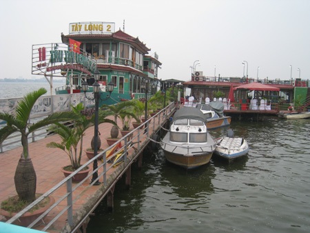 Hà Nội ra quân kiểm tra tàu thuyền - 1