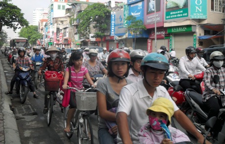 Đường phố thông thoáng trong ngày đầu thi đại học - 2