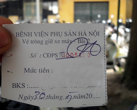 Kiểm điểm GĐ bệnh viện để xảy ra vi phạm về giá trông xe - 1 Kiểm điểm GĐ bệnh viện để xảy ra vi phạm về giá trông xe - 1