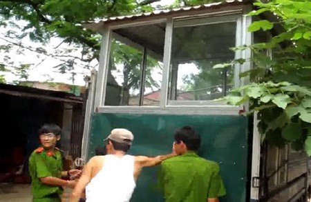 Xóa một bãi giữ xe không phép - 1