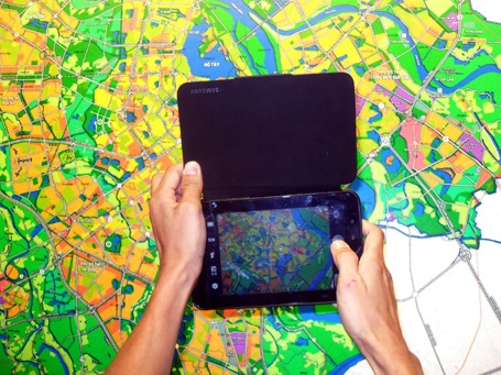 Hàng ngàn người đến xem quy hoạch chung Thủ đô - 10