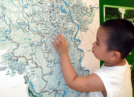 Hàng ngàn người đến xem quy hoạch chung Thủ đô - 8