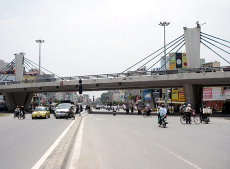 Hà Nội: Đường vượt Ngã Tư Vọng cao tương đương nhà 7 tầng - 2 Hà Nội: Đường vượt Ngã Tư Vọng cao tương đương nhà 7 tầng - 2