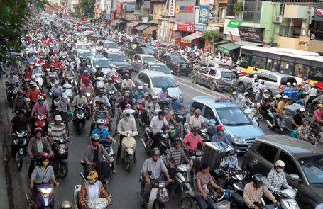 “Chậm hạn chế phương tiện cá nhân sẽ gây lãng phí cho xã hội” - 2 “Chậm hạn chế phương tiện cá nhân sẽ gây lãng phí cho xã hội” - 2