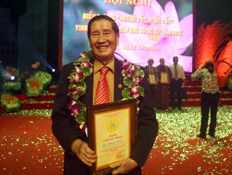 Hà Nội vinh danh 10 công dân ưu tú - 2