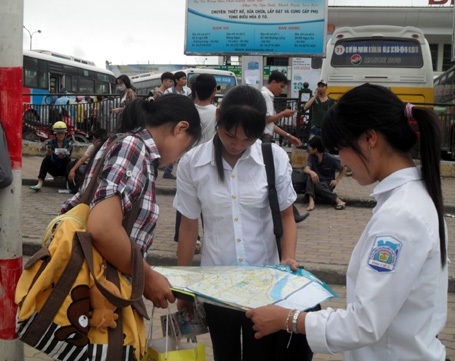 Xe buýt “chưa đẹp” trong mắt người dân - 2