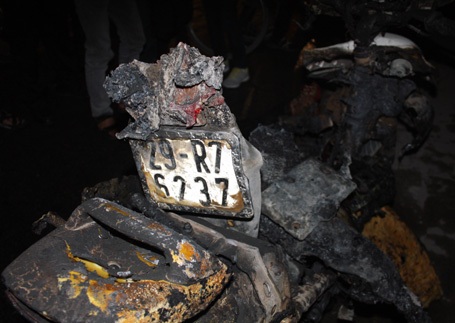 Hà Nội: Xe Attila cháy, cả dãy phố hoảng loạn - 3