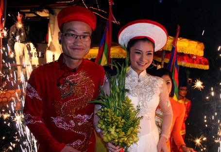 Diệu Hương rạng ngời trong ngày cưới - 3 Diệu Hương rạng ngời trong ngày cưới - 3