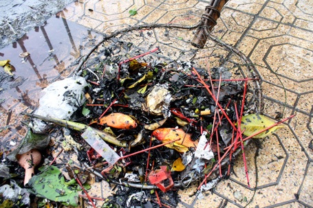 Sông hồ Hà Nội ngập rác ngày tết ông Công - 11