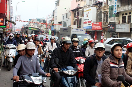 Kẹt cứng tại nhiều tuyến phố Hà Nội - 9