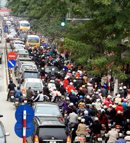 Kẹt cứng tại nhiều tuyến phố Hà Nội - 7