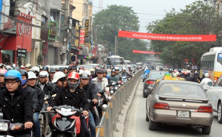 Kẹt cứng tại nhiều tuyến phố Hà Nội - 2