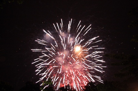 Hà Nội: Biển người đứng trong giá rét đón giao thừa - 6 Hà Nội: Biển người đứng trong giá rét đón giao thừa - 6