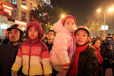 Miền Bắc tiếp tục rét đậm, Biển Đông đề phòng lốc xoáy  - 1