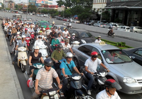 “Đổi giờ không phải là chiếc đũa thần giảm ùn tắc giao thông” - 1 “Đổi giờ không phải là chiếc đũa thần giảm ùn tắc giao thông” - 1