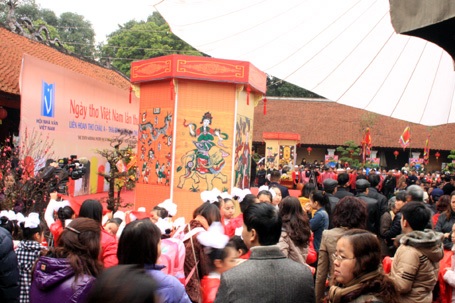 Nườm nượp người đi dự hội thơ - 14