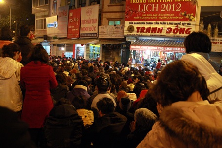 Hà Nội: Nhịn đói giữ chỗ trong chùa Phúc Khánh ngày lễ cầu an - 14 Hà Nội: Nhịn đói giữ chỗ trong chùa Phúc Khánh ngày lễ cầu an - 14