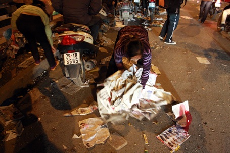 Hà Nội: Nhịn đói giữ chỗ trong chùa Phúc Khánh ngày lễ cầu an - 20 Hà Nội: Nhịn đói giữ chỗ trong chùa Phúc Khánh ngày lễ cầu an - 20