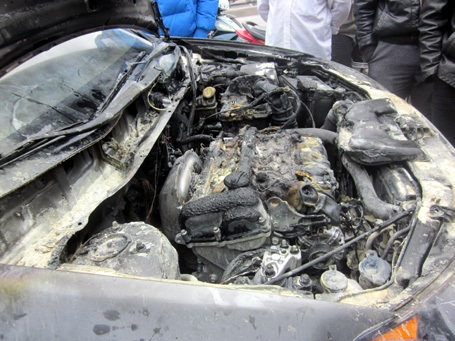 Ôtô Hyundai mới toanh bốc cháy trên đường 5