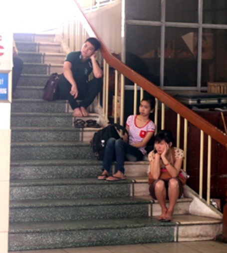 Hàng vạn người ùn ùn rời Thủ đô - 23 Hàng vạn người ùn ùn rời Thủ đô