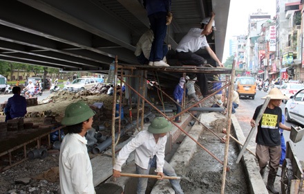 Cầu lắp ghép đầu tiên ở Hà Nội trước ngày thông xe