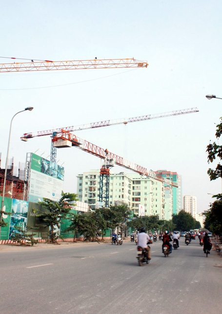 Hà Nội cấm ngặt cần cẩu tháp công trường quá tuổi