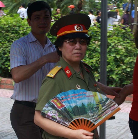 Hàng vạn lượt người vào thăm lăng Bác - 10 Hàng vạn lượt người vào thăm lăng Bác