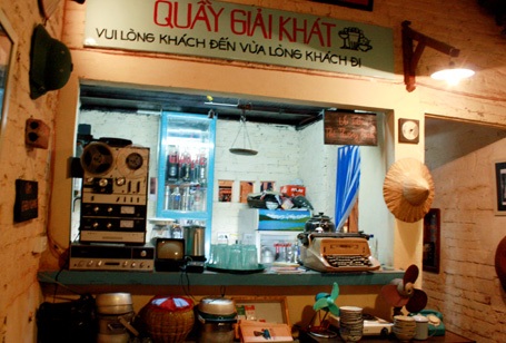 Phần lớn vật dụng ở quầy giải khát có cách đây vài chục năm