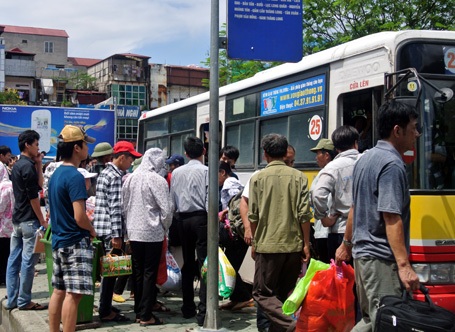 Để hạn chế phương tiện cá nhân Hà Nội sẽ tập trung phát triển VTHKCC