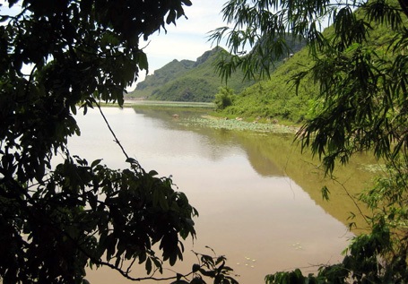 Tám em học sinh chết đuối ở hồ Tuy Lai