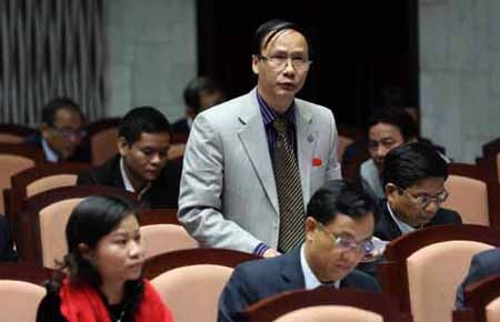Hà Nội: “Cán bộ bảo kê sai phạm sử dụng đất sẽ bị xử lý” - 2 Đại biểu Nguyễn Hoài Nam đề nghị Hà Nội làm rõ những vấn đề liên quan đến dự án treo