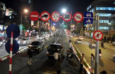 Tuy nhiên tuyến đường Láng hướng về Cầu Giấy vẫn khá nhọc nhằn