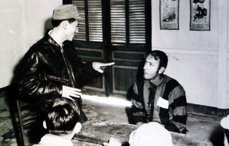 Phi công Phạm Tuân gặp lại phi công Mỹ sau 12 ngày đêm Điện Biên Phủ trên không