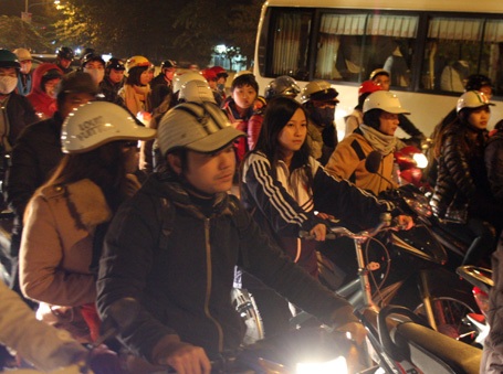 Nhiều người bị giam trong giá rét