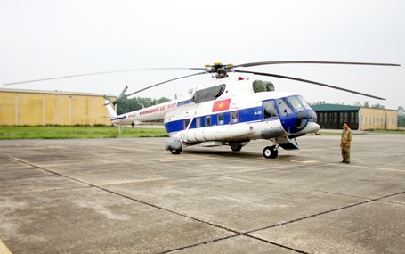 Công tác tiếp nhiên liệu cho trực thăng