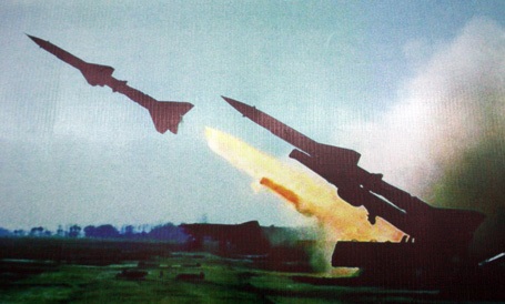 Hình ảnh phòng không không quân của ta bảo vệ bầu trời