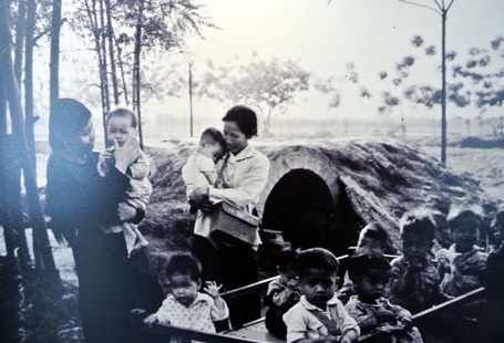 KTX Đại học Y Hà Nội bị trúng bom