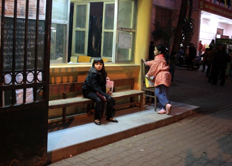 Đổi giờ, giao thông Hà Nội vẫn rối loạn - 2