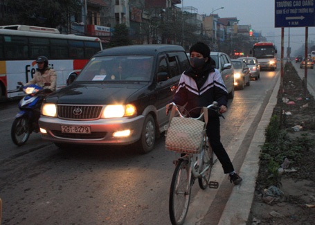 Ra đường từ mờ sáng cho kịp giờ học mới - 2