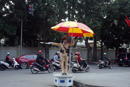 Ngày giáp Tết đường phố ở những điểm nóng ùn tắc vẫn thông thoáng