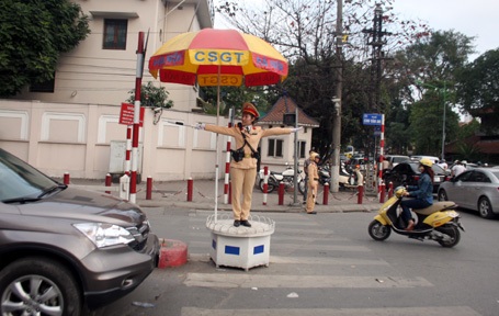 Thượng sỹ Đinh Hồng Loan ở chốt Nguyễn Thái Học - Tôn Đức Thắng