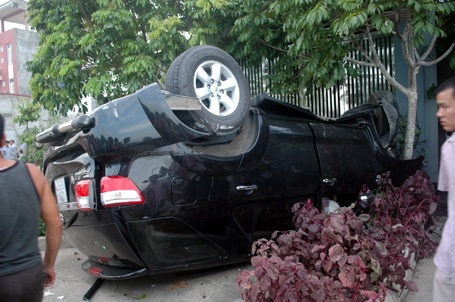 Chiếc xe điên tại hiện trường