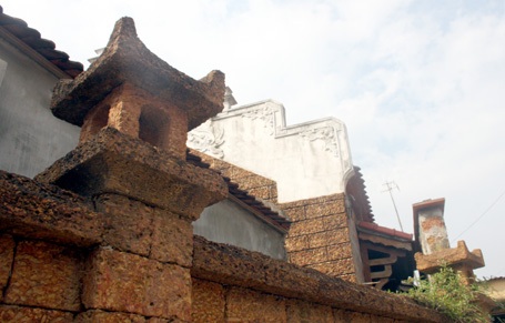 Nhiều gia đình ở làng cổ Đường Lâm có thu nhập vài chục triệu một tháng nhờ nhà cổ