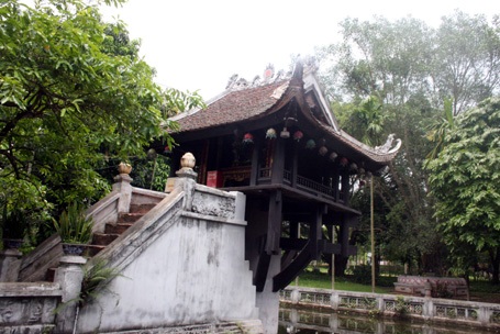 Mưa là khu vực chùa Một Cột bị ngập