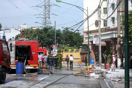 Khu nhà công nghệ cao 10 tầng Bệnh viện 108 chỉ cách ngọn lửa vài chục mét
