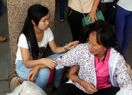 Sĩ tử vật vã rời thành phố