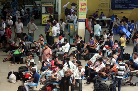 Những ngày này nhà xe tất bật phục vụ các thí sinh