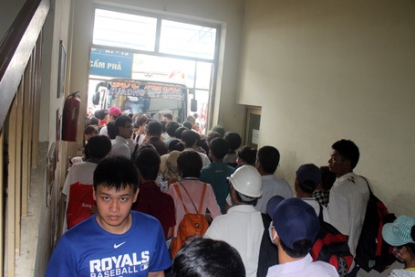 Những ngày này nhà xe tất bật phục vụ các thí sinh