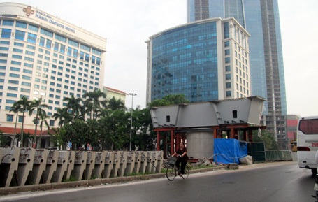 Cầu Vượt Nguyễn Chí Thanh với những thanh dầm nặng hàng trăm tấn